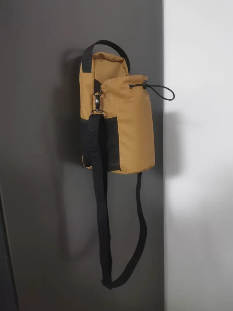 Stay Hydrated in Style with Our Magnetic Gym Water Bottle Bag - Perfect for All Your Fitness Adventures!